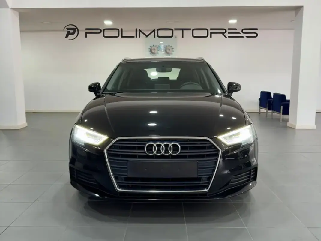 Audi A3 Sportback 2020 - 23000 EUR, 57270 km - 57270km - foto 2 de 17