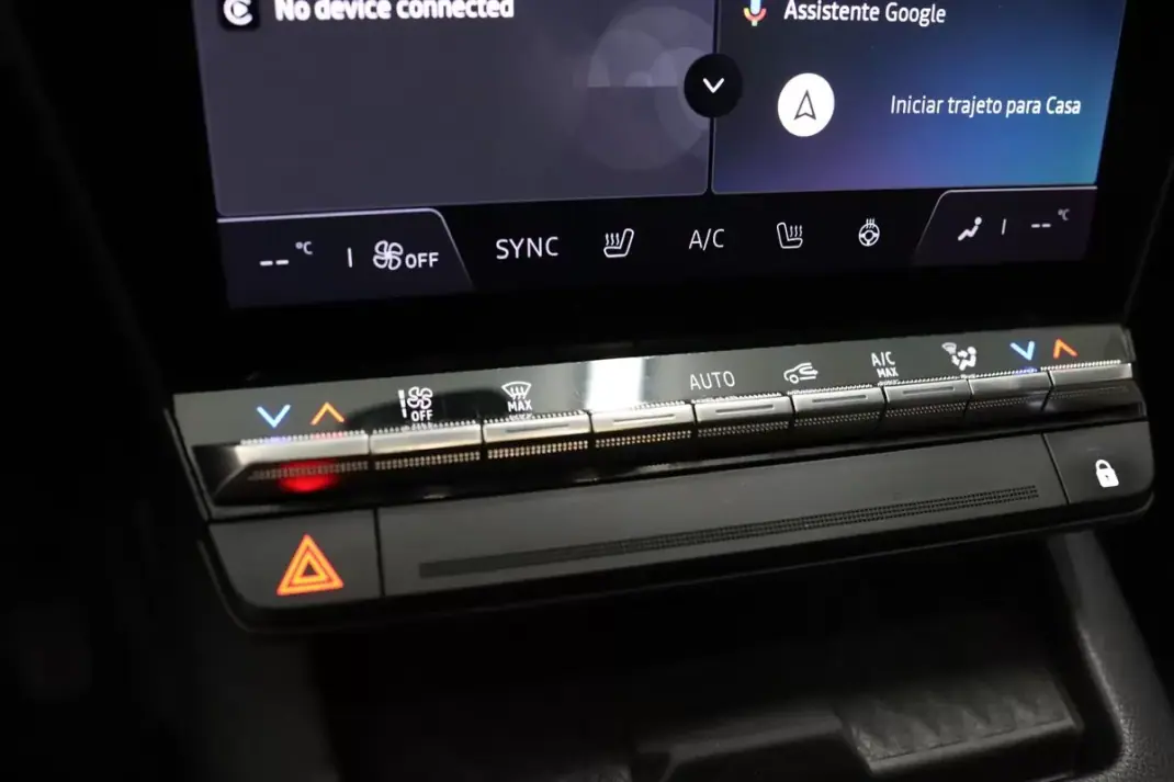 Renault Mégane E-Tech 2022 - 27900 EUR, 51137 km - AUTO.MOTO.pt - 51137km - foto 20 de 39