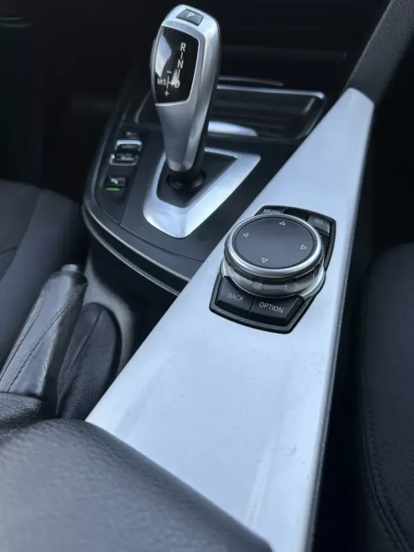BMW 320 2013 - 12900 EUR, 228000 km - AUTO.MOTO.pt - 228000km - foto 55 de 57