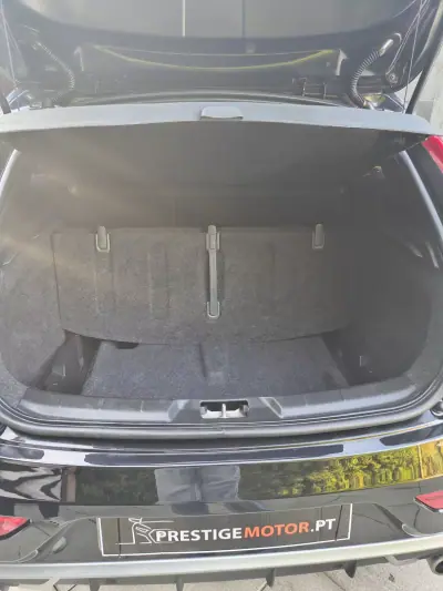 Volvo V40 2015 - 13900 EUR, 181000 km - AUTO.MOTO.pt - 181000km - foto 27 de 28