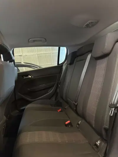 Peugeot 308 2018 - 10900 EUR, 132000 km - AUTO.MOTO.pt - 132000km - foto 8 de 8