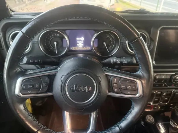 Jeep Wrangler Unlimited 2023 - 76900 EUR, 45271 km - AUTO.MOTO.pt - 45271km - foto 9 de 24