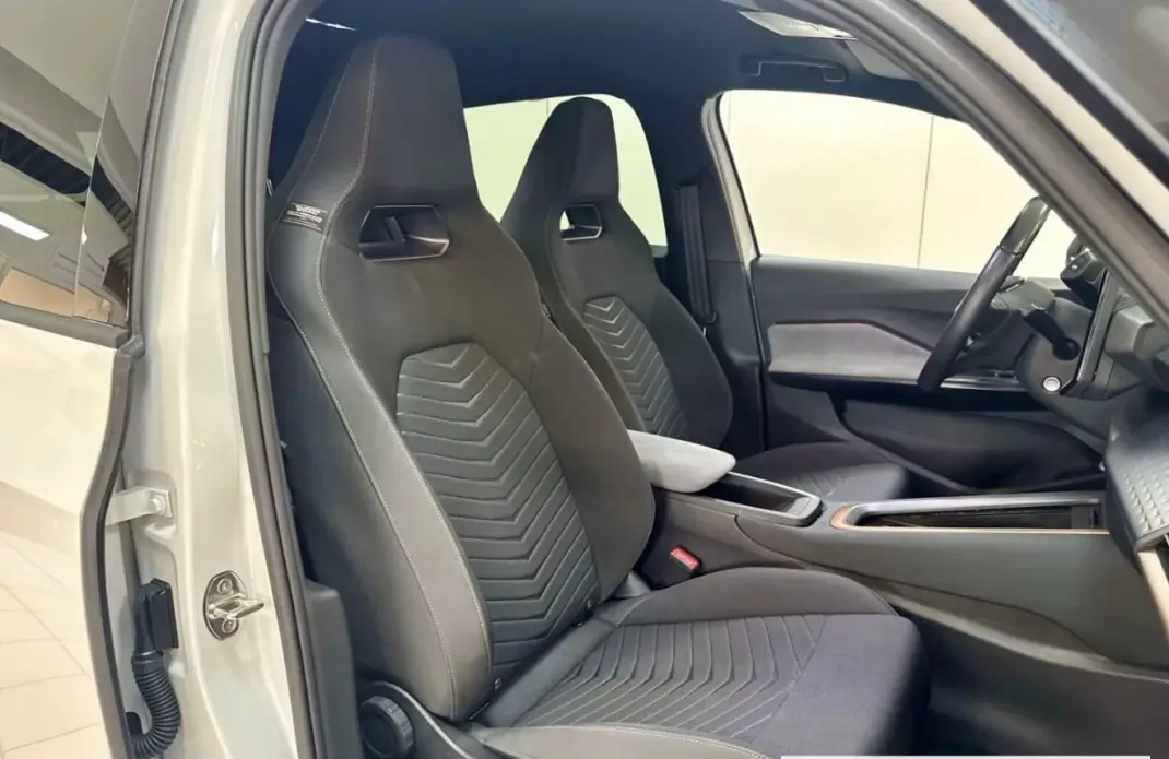 Cupra Born 2023 - 34900 EUR, 35000 km - 35000km - foto 8 de 14