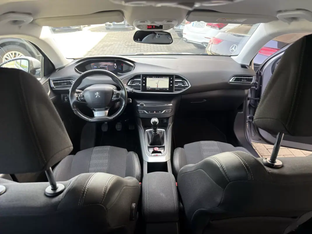 Peugeot 308 SW 2020 - 12990 EUR, 135191 km - AUTO.MOTO.pt - 135191km - foto 16 de 21