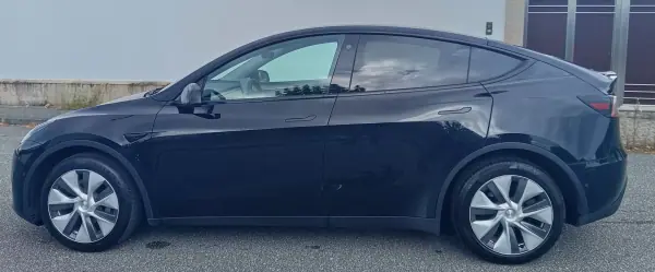 Tesla Model Y 2022 - 33990 EUR, 101500 km - 101500km - foto 6 de 18