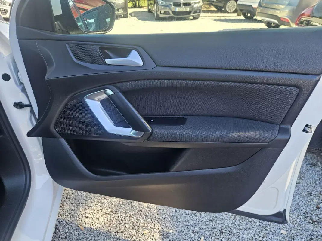 Peugeot 308 SW 2019 - 13500 EUR, 145500 km - 145500km - foto 33 de 33