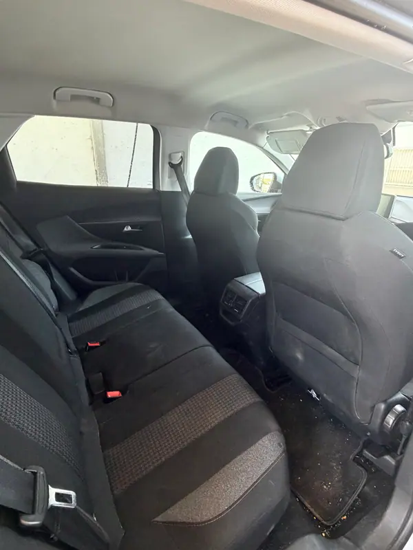 Peugeot 3008 2017 - 16000 EUR, 133000 km - AUTO.MOTO.pt - 133000km - foto 6 de 9