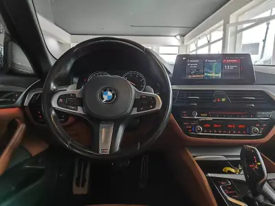 BMW 520 2017 - 27250 EUR, 149150 km - AUTO.MOTO.pt - 149150km - foto 25 de 40
