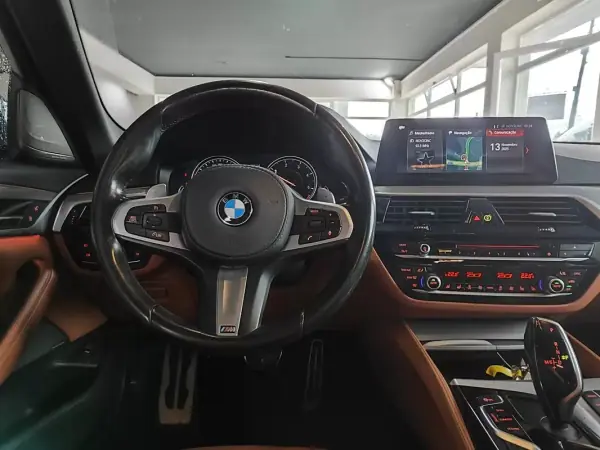 BMW 520 2017 - 27250 EUR, 149150 km - AUTO.MOTO.pt - 149150km - foto 25 de 40