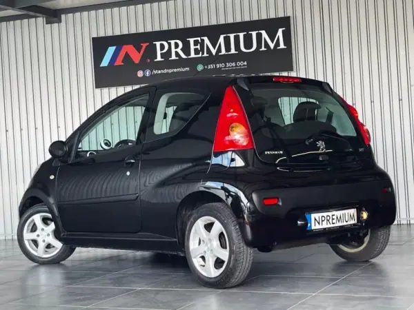 Peugeot 107 2011 - 6500 EUR, 168500 km - AUTO.MOTO.pt - 168500km - foto 14 de 39
