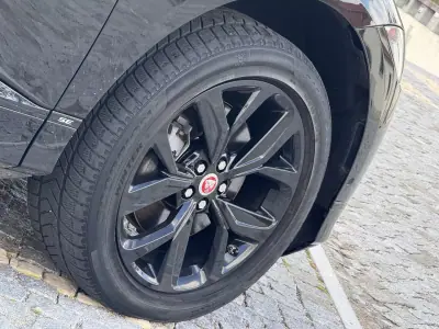 Jaguar I-Pace 2020 - 27990 EUR, 126000 km - AUTO.MOTO.pt - 126000km - foto 25 de 27