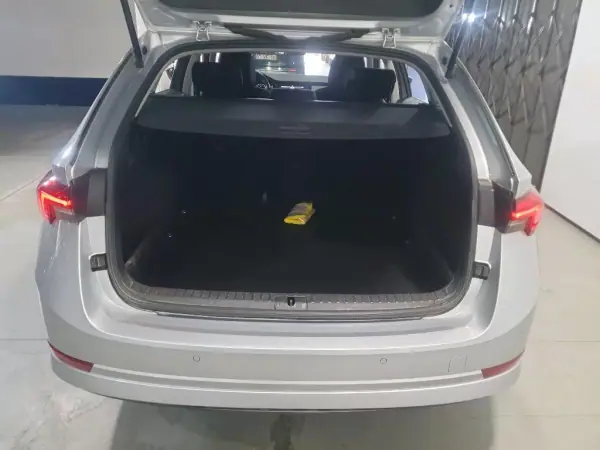 Skoda Octavia Break 2023 - 15999 EUR, 212121 km - AUTO.MOTO.pt - 212121km - foto 7 de 14