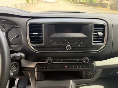 Citroën Spacetourer 2018 - 20999 EUR, 173000 km - AUTO.MOTO.pt - 173000km - foto 11 de 21