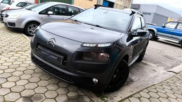 Citroën C4 Cactus 2015 - 10500 EUR, 161000 km - AUTO.MOTO.pt - 161000km - foto 12 de 17