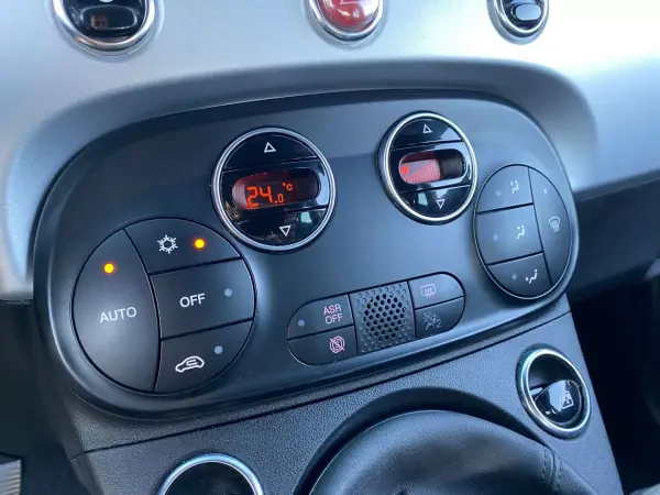 Fiat 500 2021 - 12990 EUR, 76485 km - AUTO.MOTO.pt - 76485km - foto 7 de 17