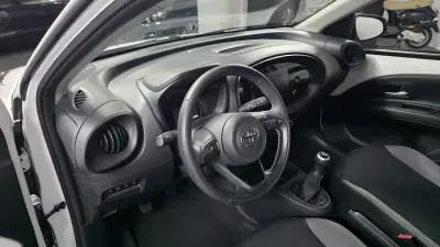 Toyota Aygo X 2023 - 15990 EUR, 33500 km - foto 5 de 24