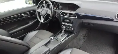 Mercedes-Benz C 250 2011 - 18900 EUR, 145876 km - AUTO.MOTO.pt - 145876km - foto 7 de 9