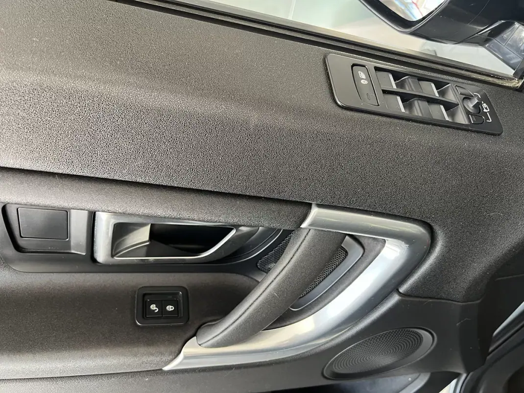 Land Rover Discovery Sport 2016 - 18600 EUR, 121987 km - 121987km - foto 16 de 21