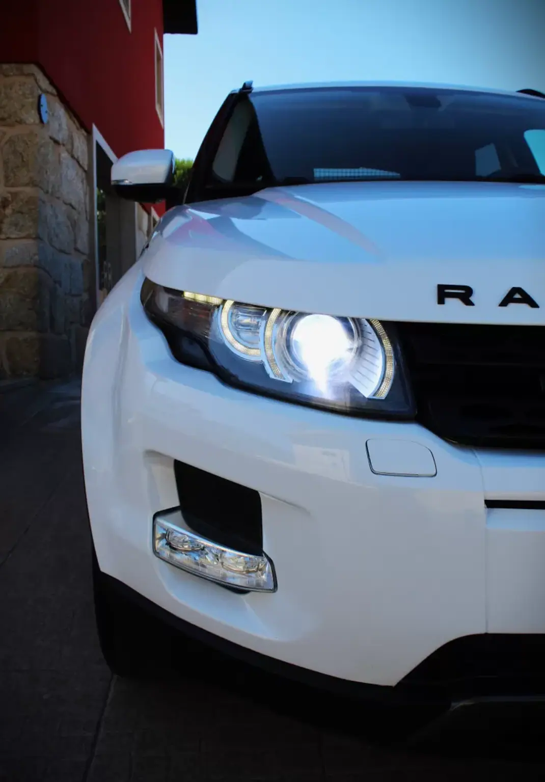 Land Rover Range Rover Evoque 2013 - 18990 EUR, 209500 km - AUTO.MOTO.pt - 209500km - foto 3 de 50