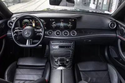 Mercedes-Benz E 220 2021 - 54450 EUR, 65874 km - AUTO.MOTO.pt - 65874km - foto 37 de 46