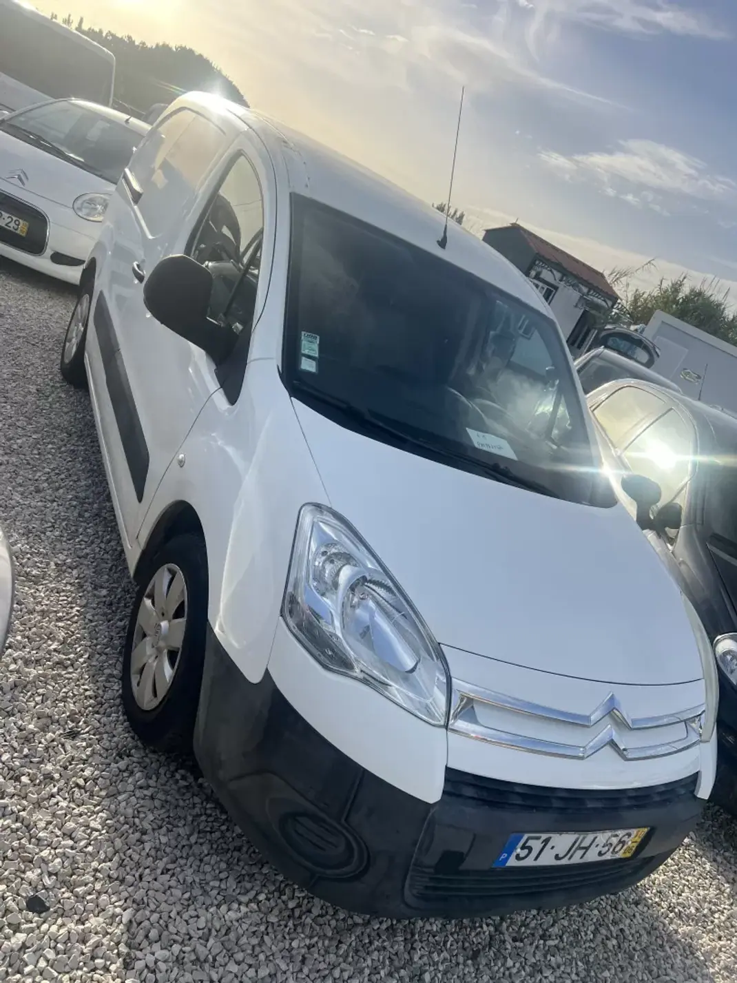 Citroën Berlingo 2010 - 4999 EUR, 400000 km - AUTO.MOTO.pt - 400000km - foto 2 de 4