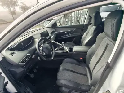 Peugeot 3008 2020 - 19900 EUR, 98000 km - AUTO.MOTO.pt - 98000km - foto 19 de 28