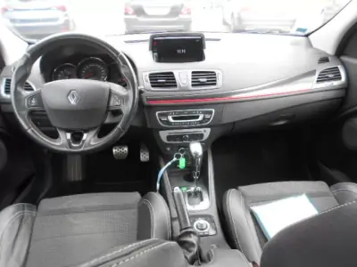 Renault Mégane 2013 - 9750 EUR, 218367 km - AUTO.MOTO.pt - 218367km - foto 12 de 17