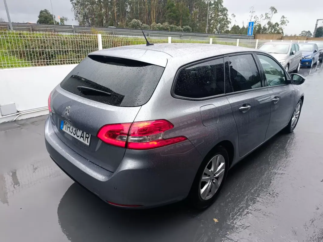 Peugeot 308 2020 - 13900 EUR, 168102 km - AUTO.MOTO.pt - 168102km - foto 4 de 28