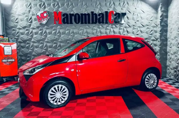 Toyota Aygo 2019 - 10750 EUR, 126299 km - AUTO.MOTO.pt - 126299km - foto 14 de 35