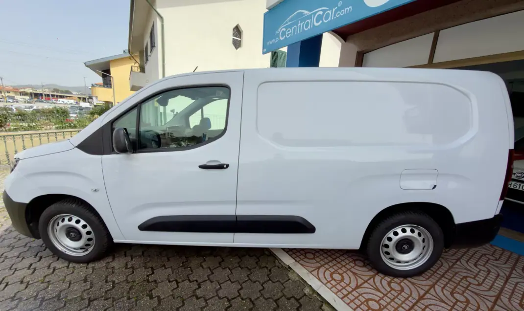 Citroën 2024 - 17950 EUR, 51000 km - AUTO.MOTO.pt - 51000km - foto 6 de 23