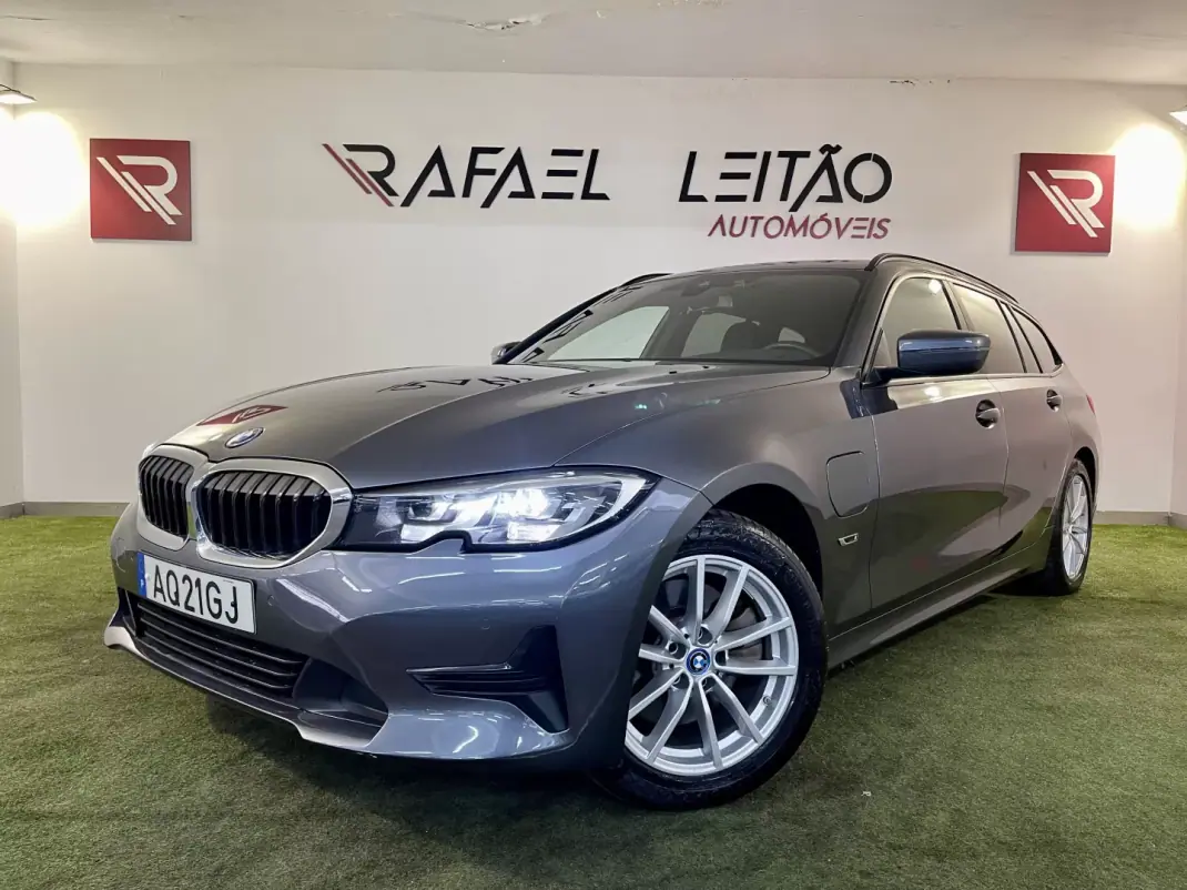 BMW 320 2022 - 28250 EUR, 72000 km - AUTO.MOTO.pt - 72000km - foto 1 de 42