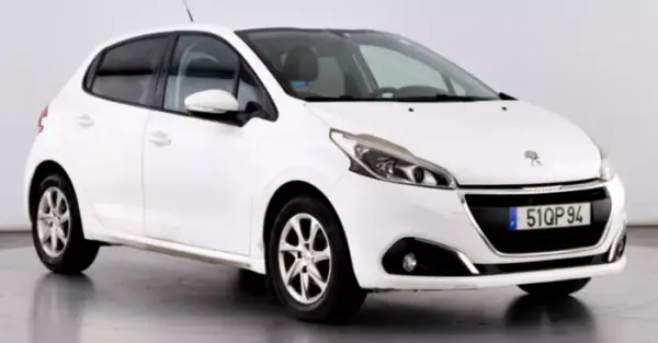 Peugeot 208 2015 - 7490 EUR, 113000 km - AUTO.MOTO.pt - 113000km - foto 3 de 21
