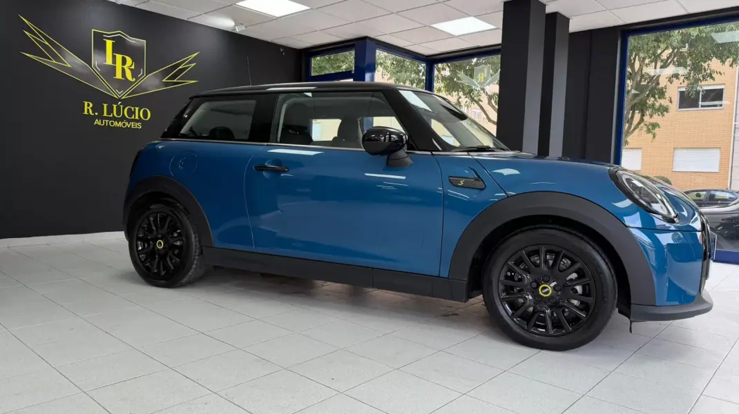 MINI 3 Portas 2023 - 23000 EUR, 4690 km - AUTO.MOTO.pt - 4690km - foto 8 de 38