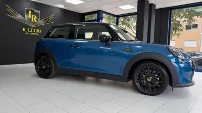 MINI 3 Portas 2023 - 23000 EUR, 4690 km - AUTO.MOTO.pt - 4690km - foto 8 de 38