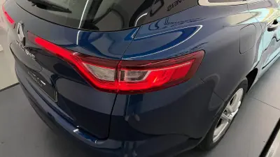 Renault Mégane Sport Tourer 2017 - 10990 EUR, 233602 km - AUTO.MOTO.pt - 233602km - foto 11 de 29