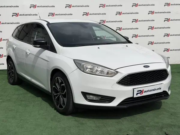 Ford Focus SW 2015 - 9990 EUR, 215089 km - AUTO.MOTO.pt - 215089km - foto 4 de 5