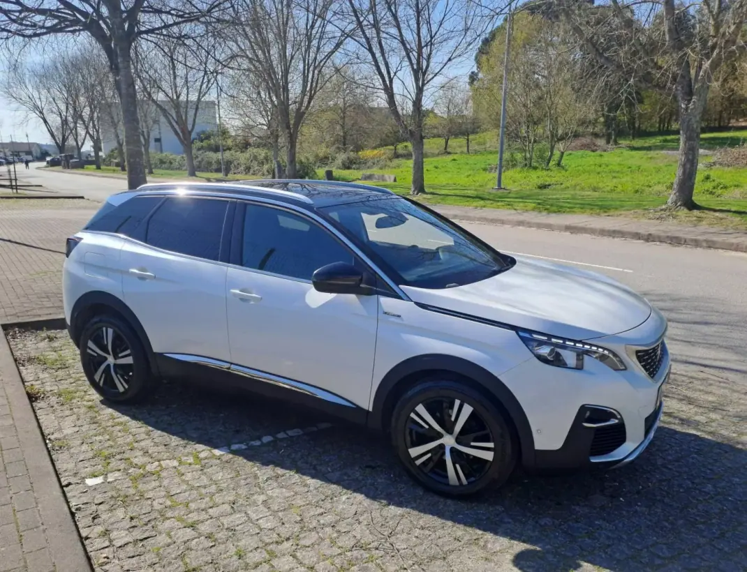 Peugeot 3008 2017 - 17500 EUR, 169000 km - AUTO.MOTO.pt - 169000km - foto 7 de 15