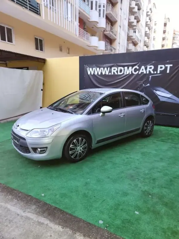 Citroën C4 2010 - 4990 EUR, 182000 km - AUTO.MOTO.pt - 182000km - foto 2 de 11