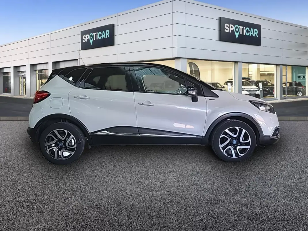 Renault Captur 2017 - 11900 EUR, 118207 km - 118207km - foto 4 de 23