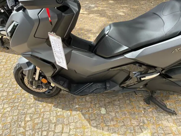 Honda ADV 150 2023 - 5300 EUR, 16240 km - AUTO.MOTO.pt - 16240km - foto 9 de 14