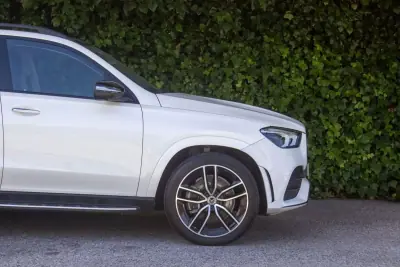 Mercedes-Benz GLE 300 2019 - 56900 EUR, 100700 km - AUTO.MOTO.pt - 100700km - foto 5 de 21