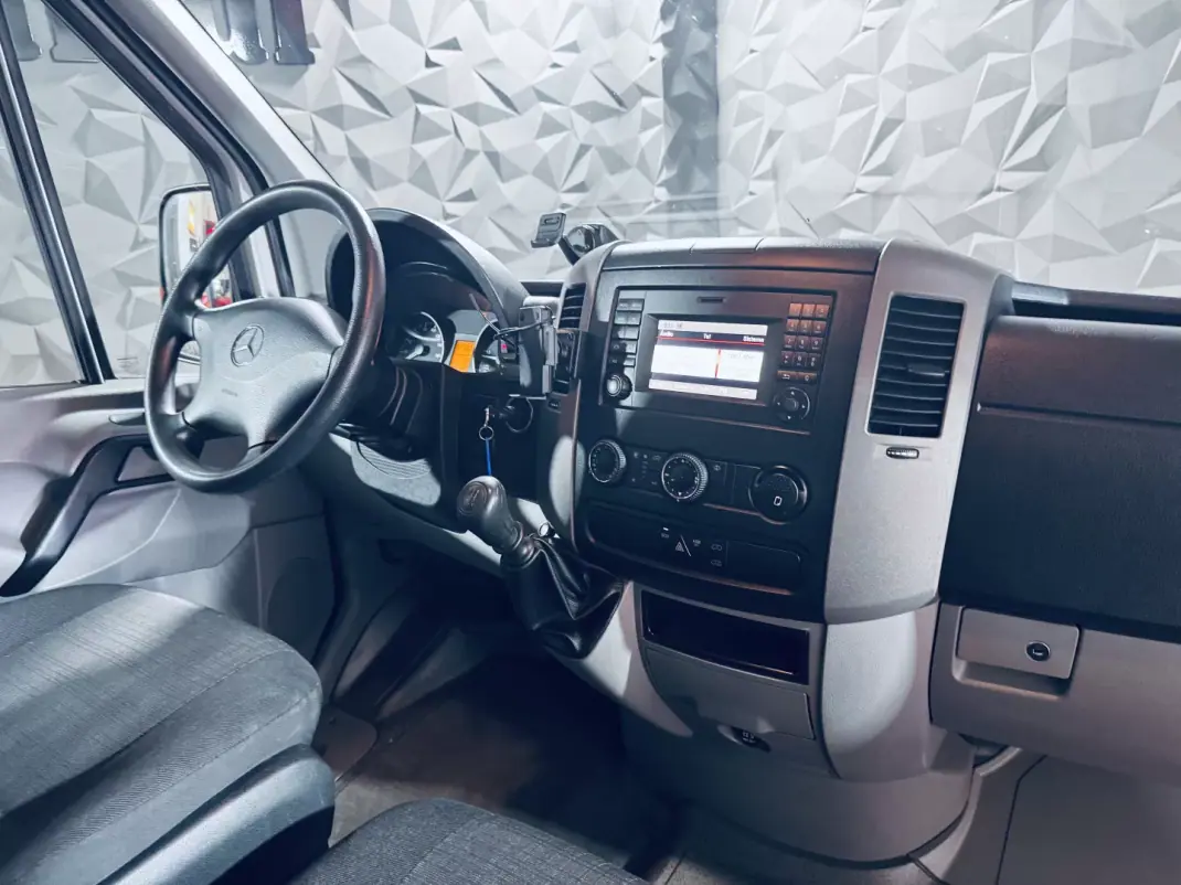 Mercedes-Benz Sprinter 2015 - 15990 EUR, 231751 km - 231751km - foto 20 de 32