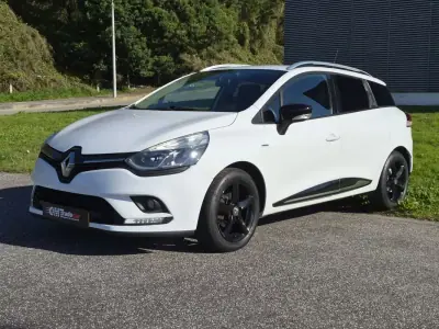 Renault Clio Sport Tourer 2018 - 11250 EUR, 87756 km - AUTO.MOTO.pt - 87756km - foto 9 de 30