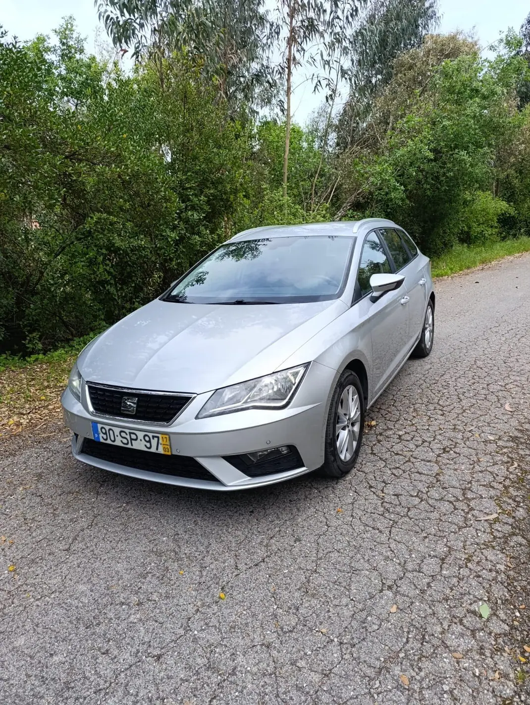 SEAT Leon ST 2017 - 9850 EUR, 180000 km - AUTO.MOTO.pt - 180000km - foto 1 de 9