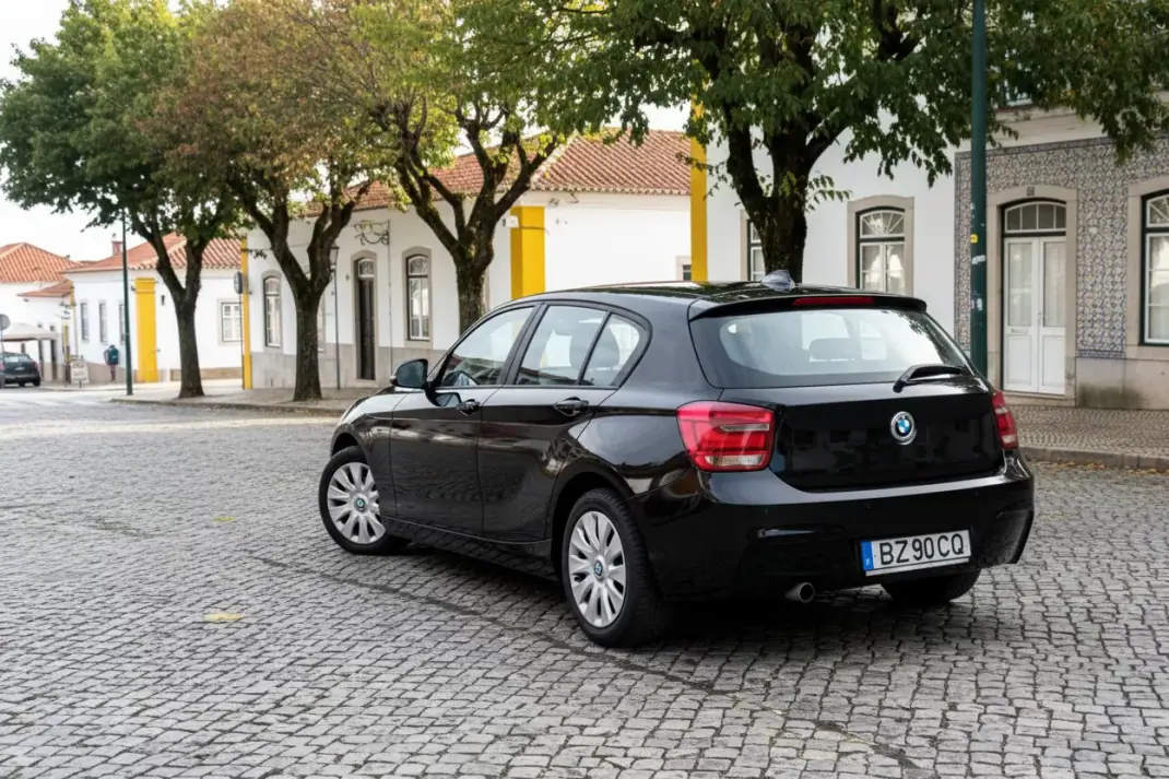 BMW 118 2012 - 12450 EUR, 167000 km - AUTO.MOTO.pt - 167000km - foto 2 de 9