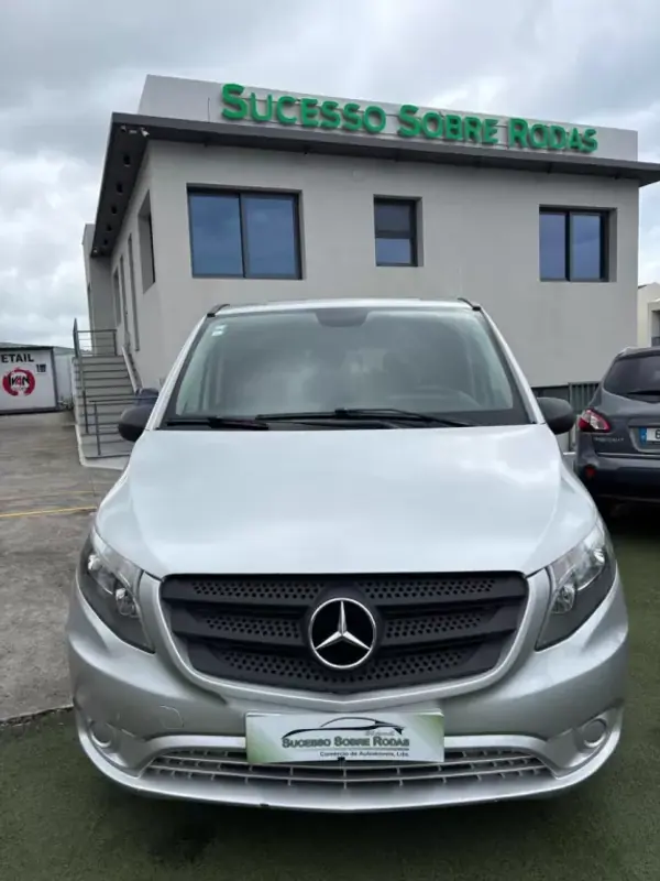 Mercedes-Benz Vito Tourer 2015 - 28490 EUR, 196000 km - AUTO.MOTO.pt - 196000km - foto 2 de 12