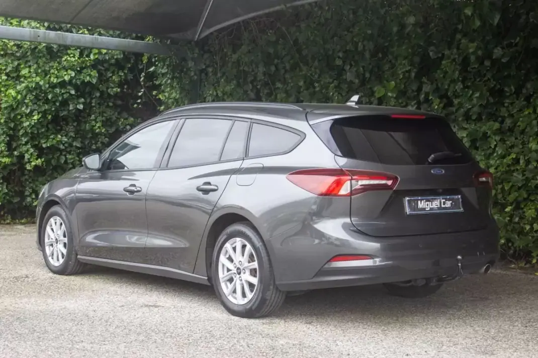 Ford Focus 2022 - 19900 EUR, 75000 km - AUTO.MOTO.pt - 75000km - foto 10 de 18