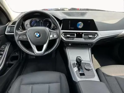 BMW 320 2020 - 29600 EUR, 171650 km - AUTO.MOTO.pt - 171650km - foto 8 de 24