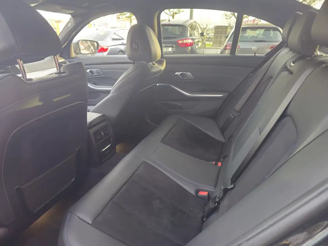 BMW 330e 2021 - 32500 EUR, 101910 km - AUTO.MOTO.pt - 101910km - foto 10 de 12