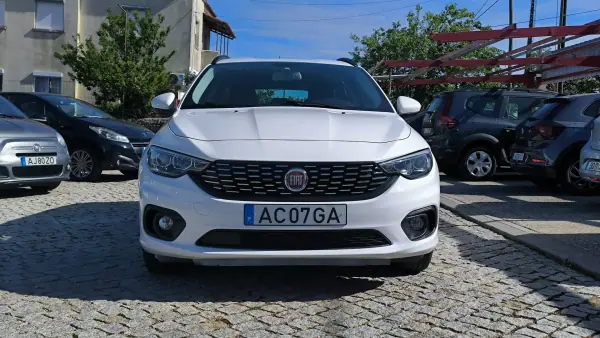 Fiat Tipo Station Wagon 2020 - 12450 EUR, 84184 km - AUTO.MOTO.pt - 84184km - foto 3 de 11